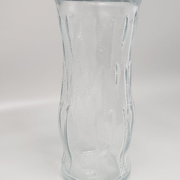 Vintage Brody Co. Feathered Rib Glass Vase C972 - Picture 4 of 6